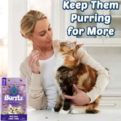Blue Buffalo Bursts Crunch & Creamy Delish Liver & Beef Treats For Cat (2 oz)