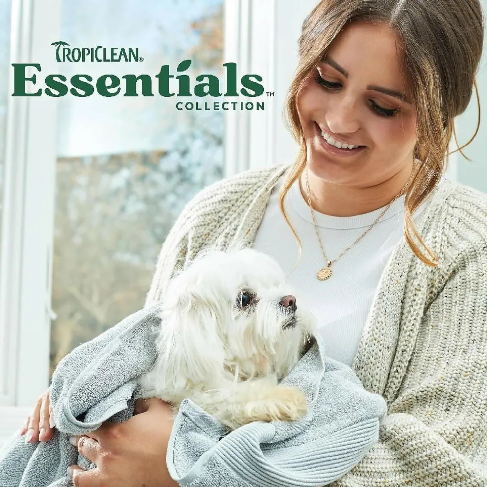 TropiClean Essentials Yuzu Fruit Moisturizing Shampoo for Dogs (16 oz)